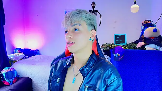 Snapshot of twink_sebas_ chatting on 11-13-25, 04:06 twink sebas online show from 11-13-25, 04:06