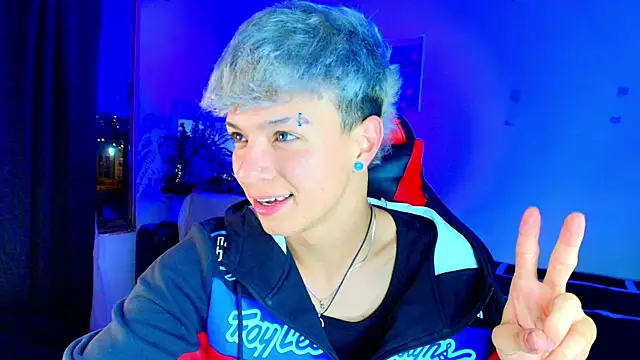 Snapshot of twink_sebas_ chatting on 12-18-25, 01:17 twink sebas online show from 12-18-25, 01:17