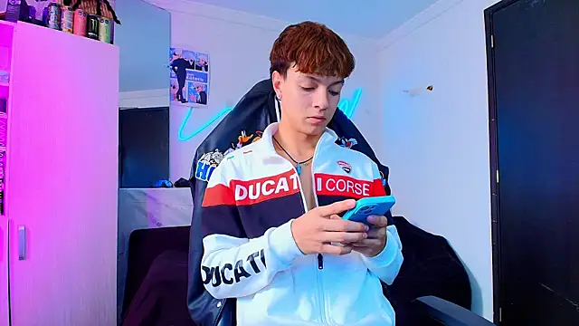 Snapshot of twink_sebas_ chatting on 02-07-26, 06:33 twink sebas online show from 02-07-26, 06:33