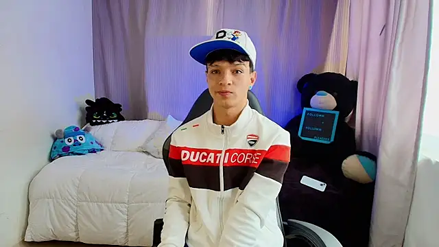 Snapshot of twink_sebas_ chatting on 05-03-26, 04:13 twink sebas online show from 05-03-26, 04:13