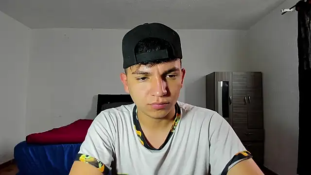 Danielbluestar online show from 02-04-25, 03:57