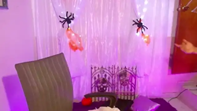 Snapshot of Marybaby_69 chatting on 10-07-25, 02:14 Marybaby 69 online show from 10-07-25, 02:14