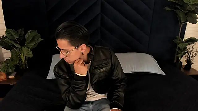 Snapshot of Andy_Joy_ chatting on 10-08-25, 11:08 Andy Joy online show from 10-08-25, 11:08