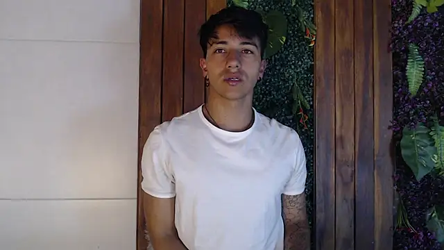 Snapshot of Andy_Joy_ chatting on 10-10-25, 11:09 Andy Joy online show from 10-10-25, 11:09