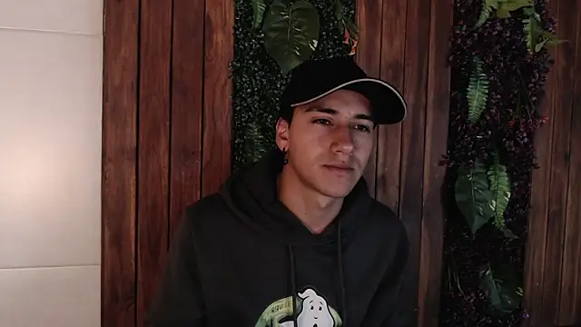 Snapshot of Andy_Joy_ chatting on 10-19-25, 10:16 Andy Joy online show from 10-19-25, 10:16