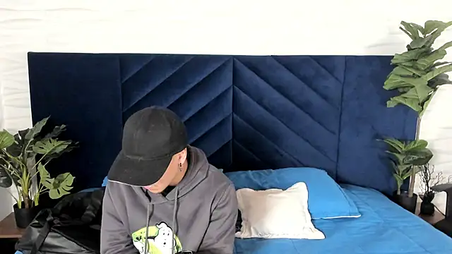 Snapshot of Andy_Joy_ chatting on 11-07-25, 11:32 Andy Joy online show from 11-07-25, 11:32