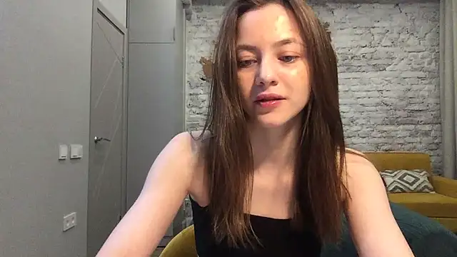 Snapshot of Riasha chatting on 01-08-25, 09:34 Riasha online show from 01-08-25, 09:34