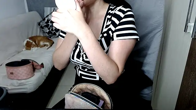 Laura-pervert online show from 11-08-25, 11:03