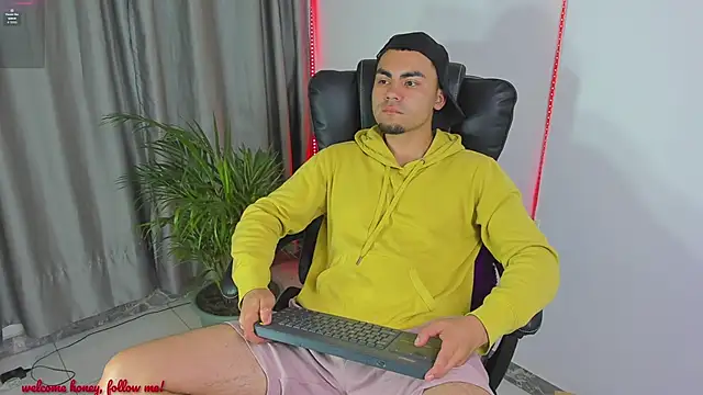 kalivan voinesscu online show from 11-26-25, 08:37