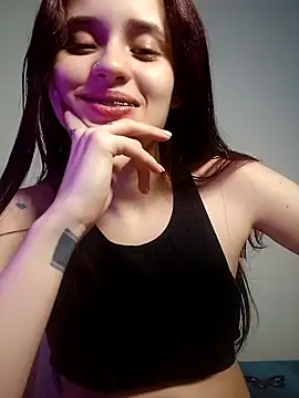 Snapshot of Kim_19 chatting on 09-30-25, 03:33 Kim 19 online show from 09-30-25, 03:33