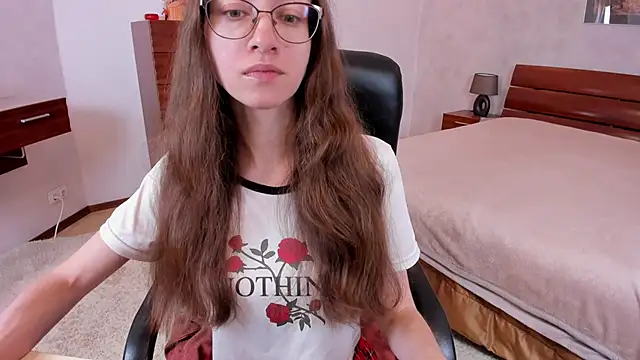 Snapshot of Pantyhose_Mila chatting on 10-17-25, 07:16 Pantyhose Mila online show from 10-17-25, 07:16