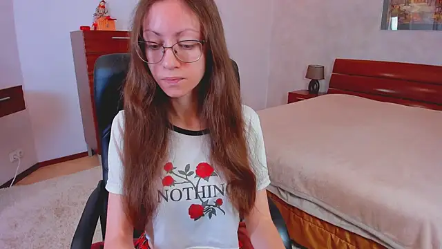 Snapshot of Pantyhose_Mila chatting on 10-24-25, 07:10 Pantyhose Mila online show from 10-24-25, 07:10