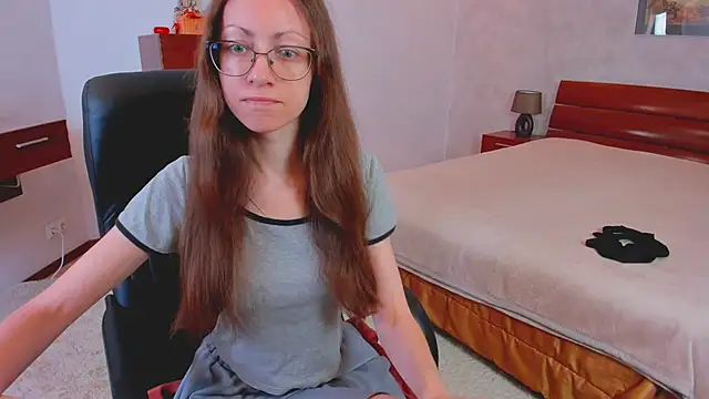 Snapshot of Pantyhose_Mila chatting on 10-26-25, 08:04 Pantyhose Mila online show from 10-26-25, 08:04