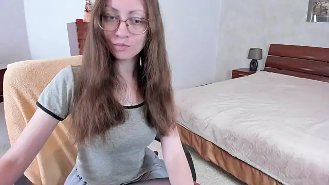 Pantyhose Mila online show from 06-17-26, 07:48