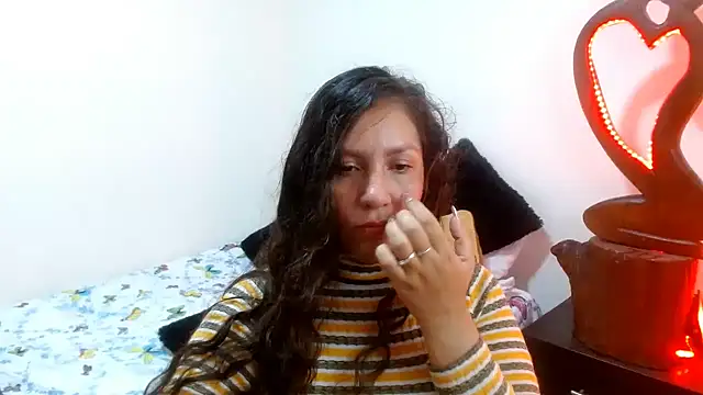 Snapshot of naihroby chatting on 12-03-24, 06:26 naihroby online show from 12-03-24, 06:26