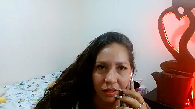 Snapshot of naihroby chatting on 12-08-24, 11:40 naihroby online show from 12-08-24, 11:40