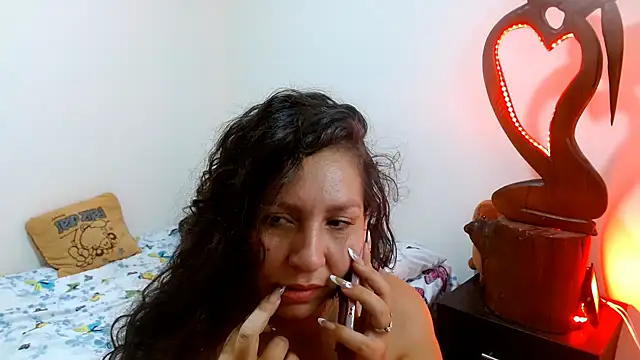 Snapshot of naihroby chatting on 12-13-24, 01:04 naihroby online show from 12-13-24, 01:04