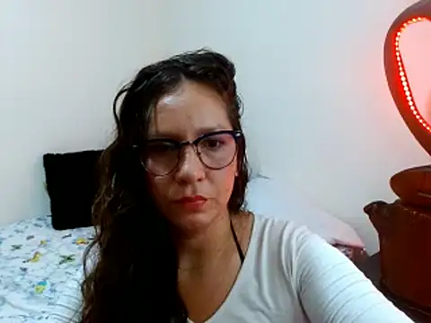 Snapshot of naihroby chatting on 12-17-24, 02:55 naihroby online show from 12-17-24, 02:55