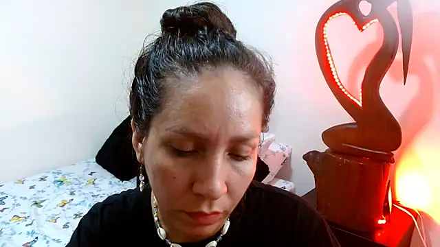 Snapshot of naihroby chatting on 12-23-24, 02:35 naihroby online show from 12-23-24, 02:35
