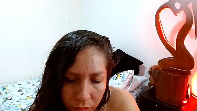 Snapshot of naihroby chatting on 12-31-24, 07:31 naihroby online show from 12-31-24, 07:31