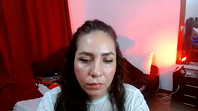 Snapshot of naihroby chatting on 02-20-25, 01:25 naihroby online show from 02-20-25, 01:25