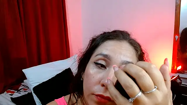 Snapshot of naihroby chatting on 02-21-25, 06:51 naihroby online show from 02-21-25, 06:51