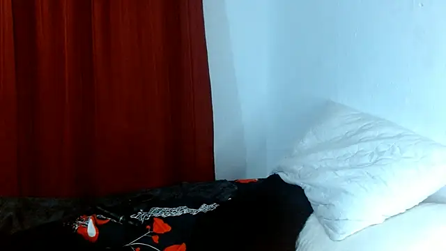 Snapshot of naihroby chatting on 03-11-25, 01:37 naihroby online show from 03-11-25, 01:37