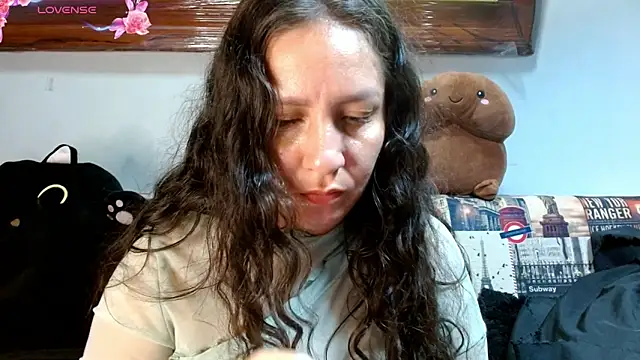 Snapshot of naihroby chatting on 09-16-25, 06:14 naihroby online show from 09-16-25, 06:14