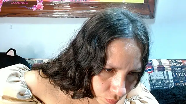 Snapshot of naihroby chatting on 09-19-25, 05:09 naihroby online show from 09-19-25, 05:09