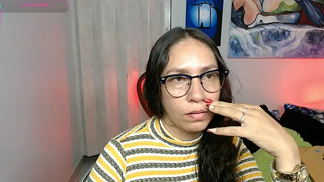 Snapshot of naihroby chatting on 03-21-26, 04:39 naihroby online show from 03-21-26, 04:39