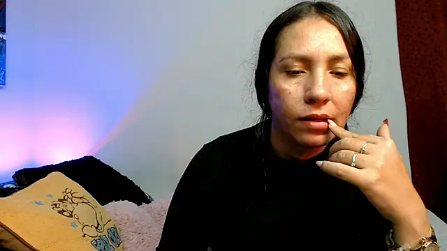 Snapshot of naihroby chatting on 03-31-26, 02:57 naihroby online show from 03-31-26, 02:57