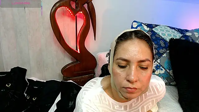 Snapshot of naihroby chatting on 04-03-26, 12:30 naihroby online show from 04-03-26, 12:30