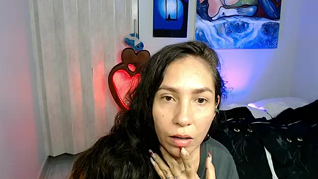 Snapshot of naihroby chatting on 04-11-26, 05:23 naihroby online show from 04-11-26, 05:23