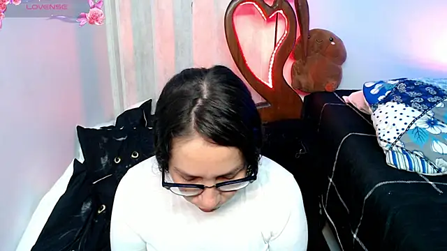 Snapshot of naihroby chatting on 04-24-26, 02:14 naihroby online show from 04-24-26, 02:14