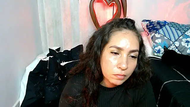 Snapshot of naihroby chatting on 04-28-26, 05:01 naihroby online show from 04-28-26, 05:01