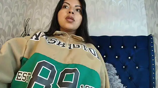 CarolineBrunx online show from 05-18-26, 03:13