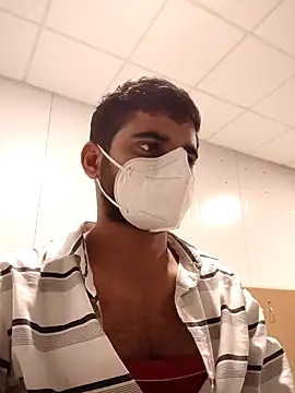 Snapshot of Ishan003 chatting on 12-12-24, 05:04 Ishan003 online show from 12-12-24, 05:04