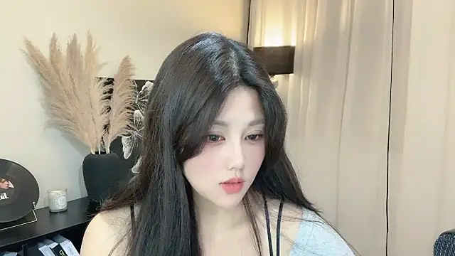 Strawberrybabyy1 online show from 03-08-25, 03:13