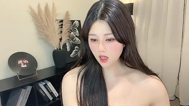 Strawberrybabyy1 online show from 03-20-25, 06:09