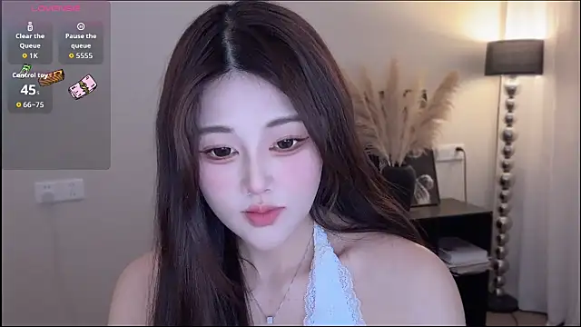 Strawberrybabyy1 online show from 12-02-25, 03:40