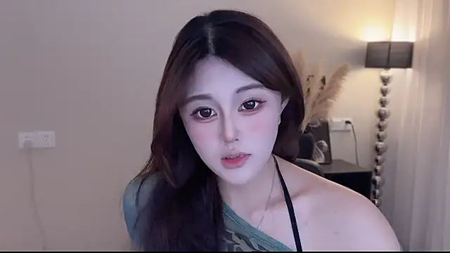 Strawberrybabyy1 online show from 01-12-26, 03:50