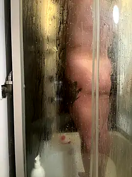 Snapshot of Yanacool007 chatting on 10-07-25, 12:24 Yanacool007 online show from 10-07-25, 12:24