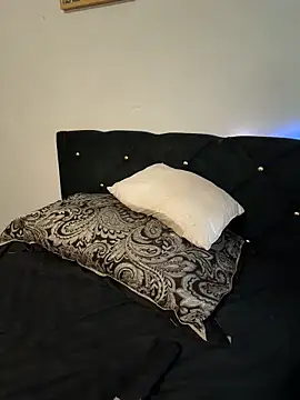 Gripperke00 online show from 04-19-26, 01:43