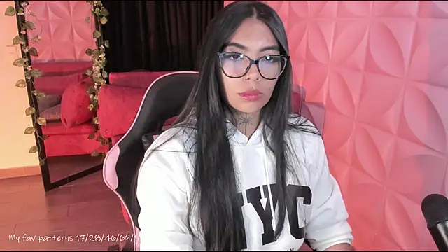 Snapshot of NattGomez chatting on 04-17-26, 03:20 NattGomez online show from 04-17-26, 03:20