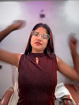 Snapshot of DiyAsingHh chatting on 11-04-25, 11:59 DiyAsingHh online show from 11-04-25, 11:59