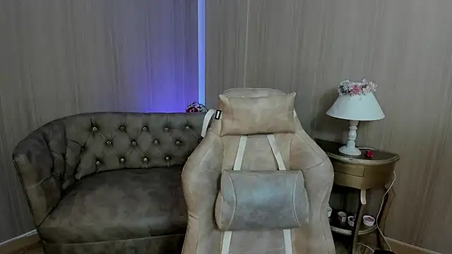 Snapshot of SoffiQueen chatting on 02-18-25, 12:06 SoffiQueen online show from 02-18-25, 12:06