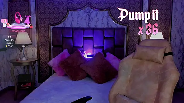 Snapshot of SoffiQueen chatting on 09-18-25, 08:00 SoffiQueen online show from 09-18-25, 08:00