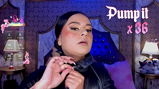 SoffiQueen online show from 02-17-26, 02:02