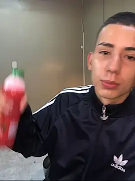 Snapshot of JackSwan18 chatting on 10-14-25, 04:02 JackSwan18 online show from 10-14-25, 04:02