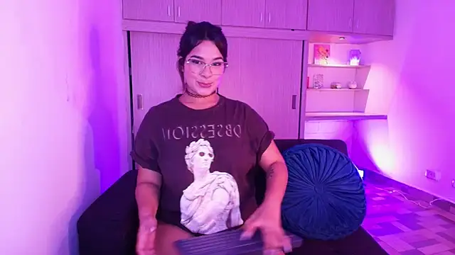 Snapshot of Shenoa1 chatting on 03-12-25, 02:20 Shenoa1 online show from 03-12-25, 02:20